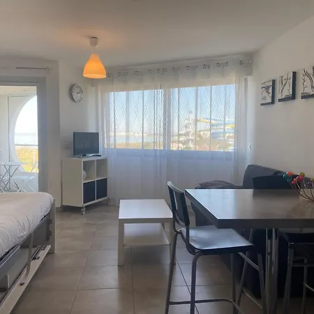 Rénové Front De Avec Terrasse Et Aperçu * Le Grau-du-Roi